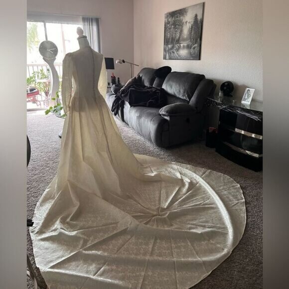 1948 Ivory White Vintage Antique Embroidered Lace Wedding Dress With Train - Picture 9 of 16